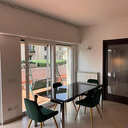 Venere Penthouse Babylon דירה *